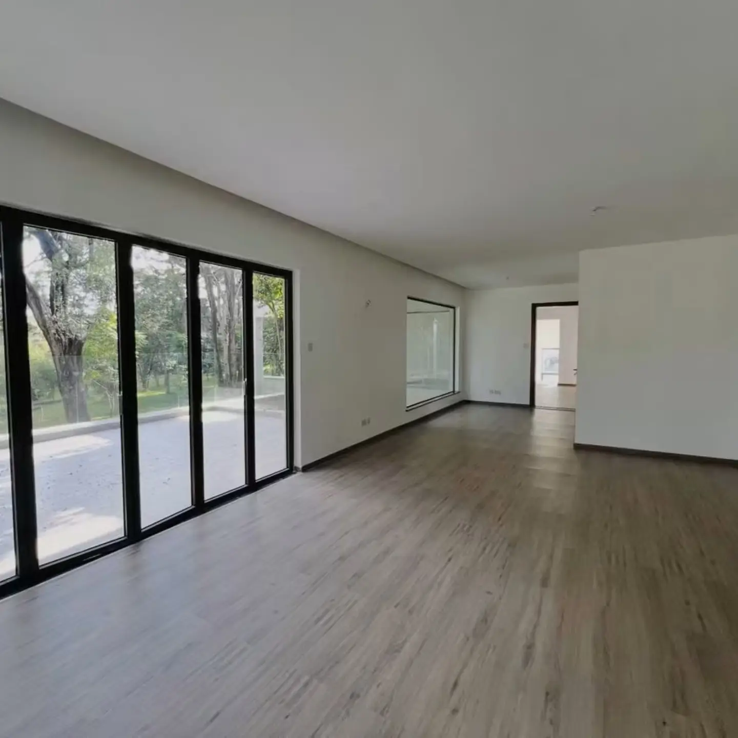 5-Bedroom Mansion + DSQ thumbnail 4