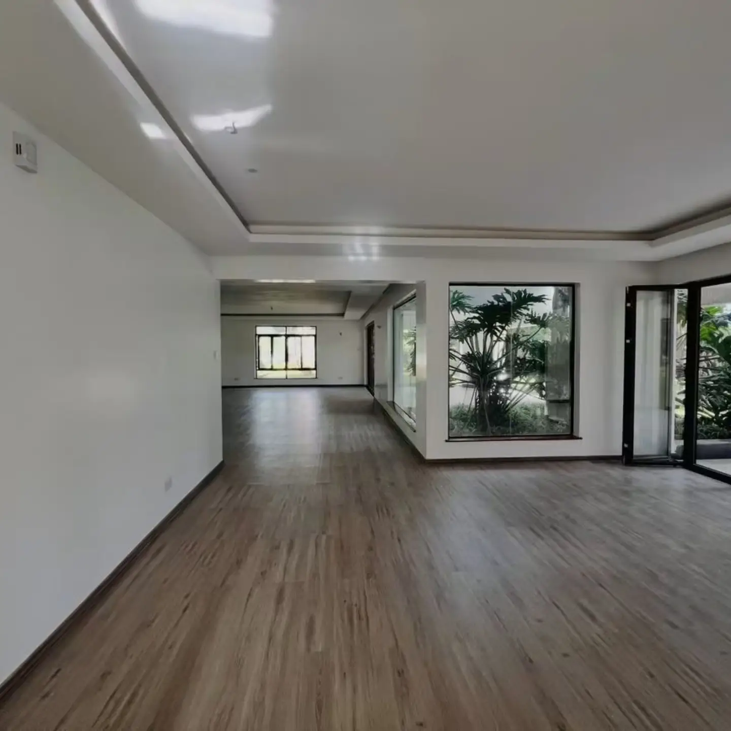5-Bedroom Mansion + DSQ thumbnail 5