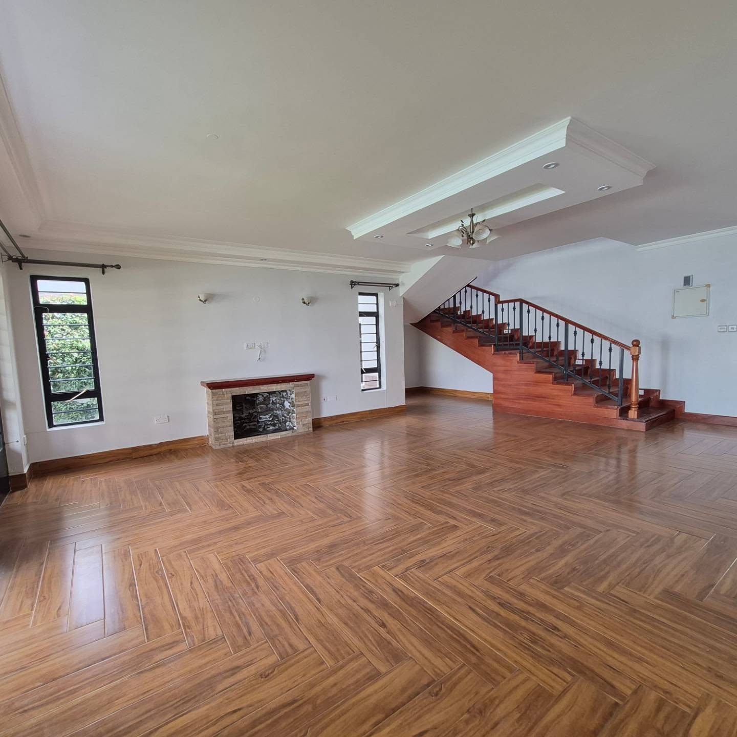 4-Bedroom Townhouse + DSQ thumbnail 2