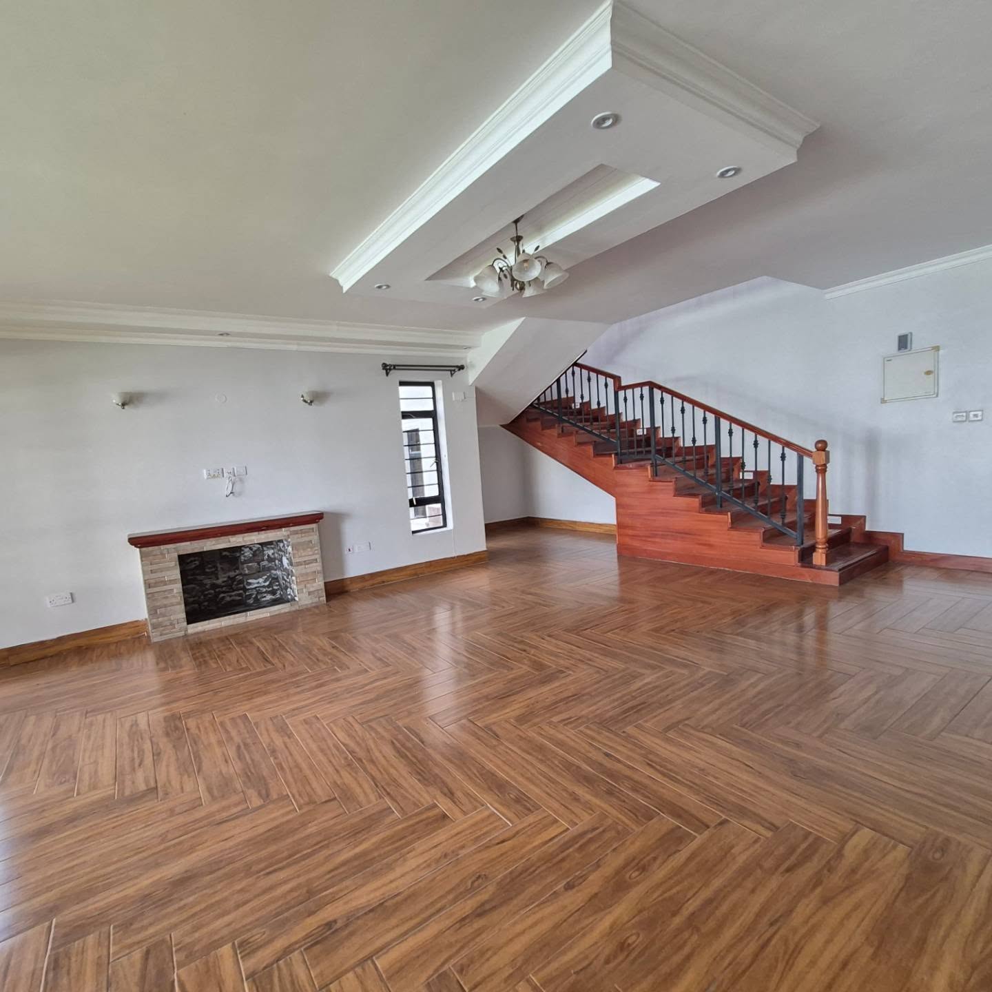 4-Bedroom Townhouse + DSQ thumbnail 5