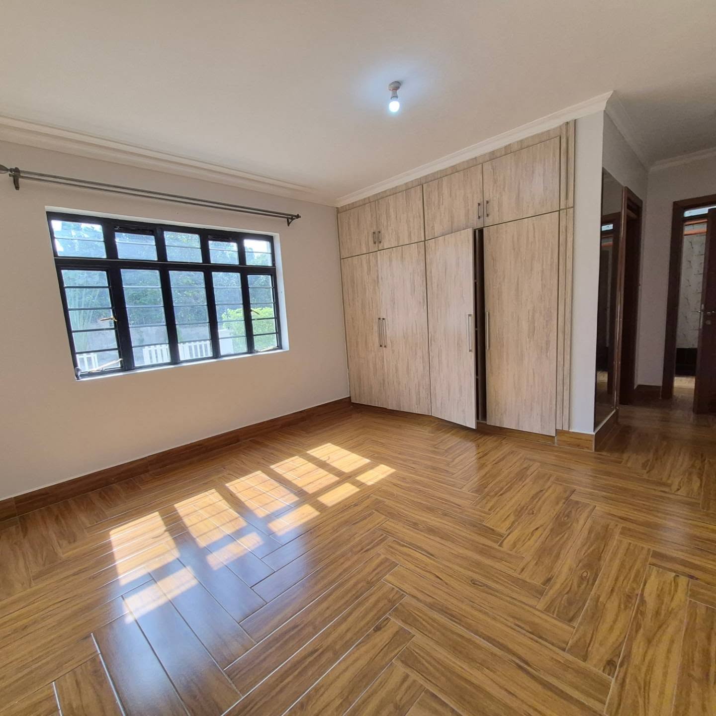 4-Bedroom Townhouse + DSQ thumbnail 7