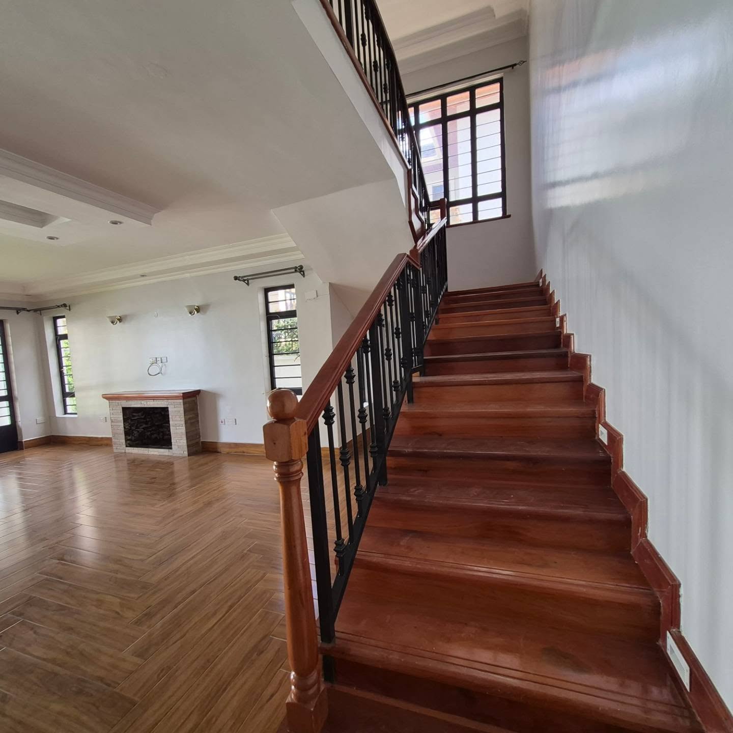 4-Bedroom Townhouse + DSQ thumbnail 9