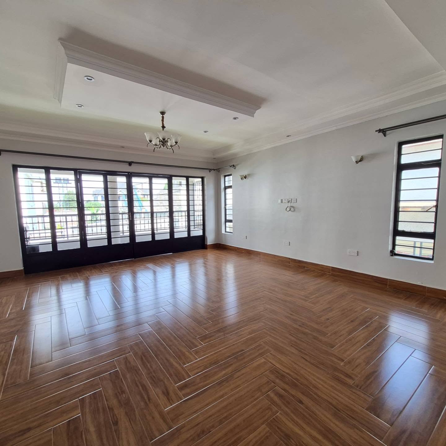 4-Bedroom Townhouse + DSQ thumbnail 10