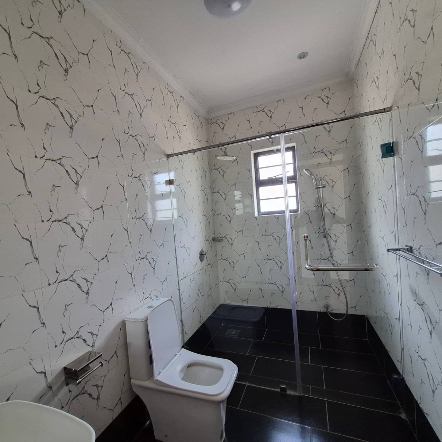 4-Bedroom Townhouse + DSQ thumbnail 12