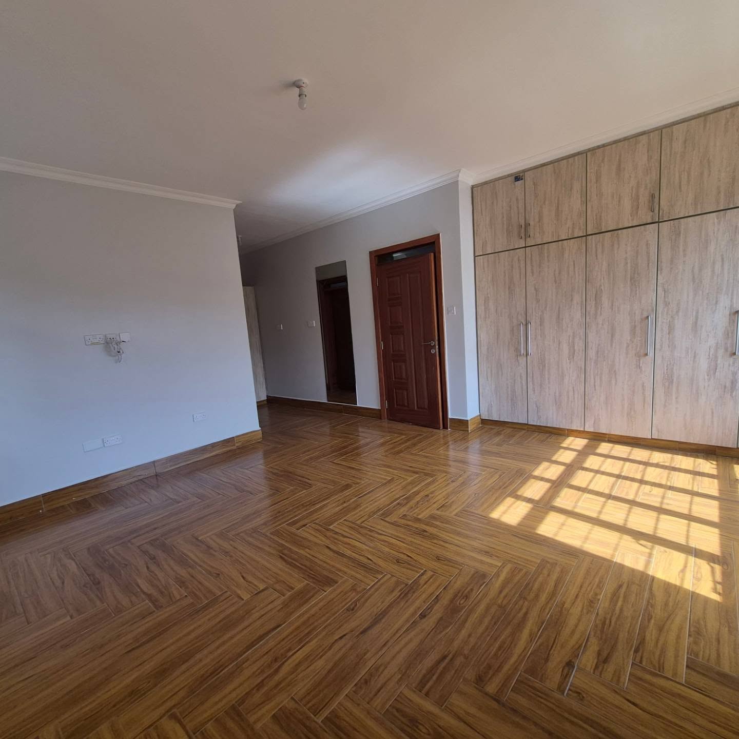 4-Bedroom Townhouse + DSQ thumbnail 14