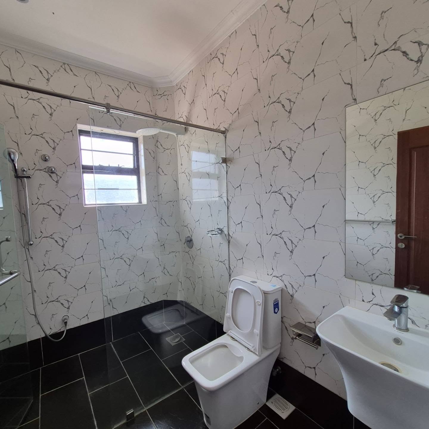 4-Bedroom Townhouse + DSQ thumbnail 18