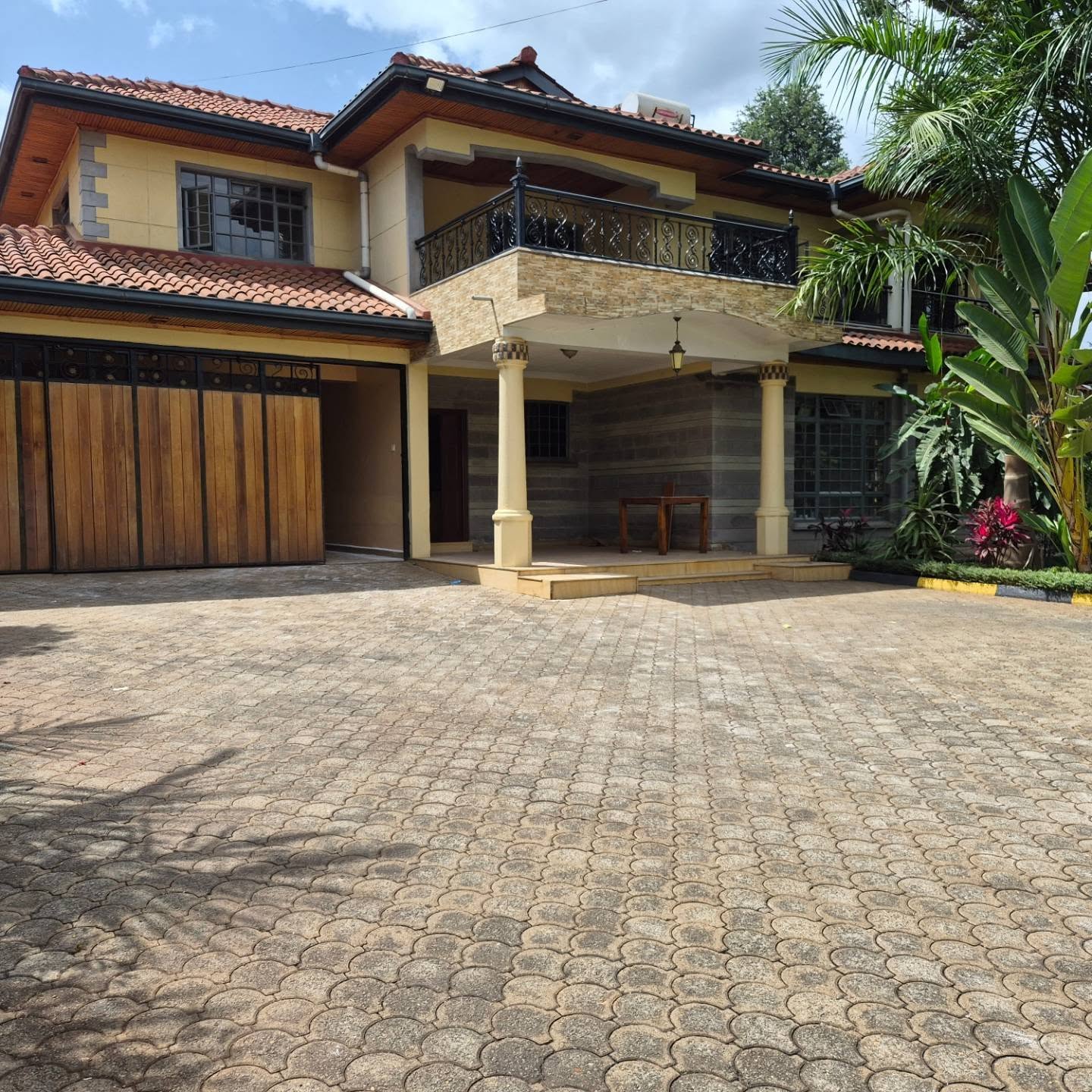4-Bedroom House + Guest Wing — Runda, Nairobi