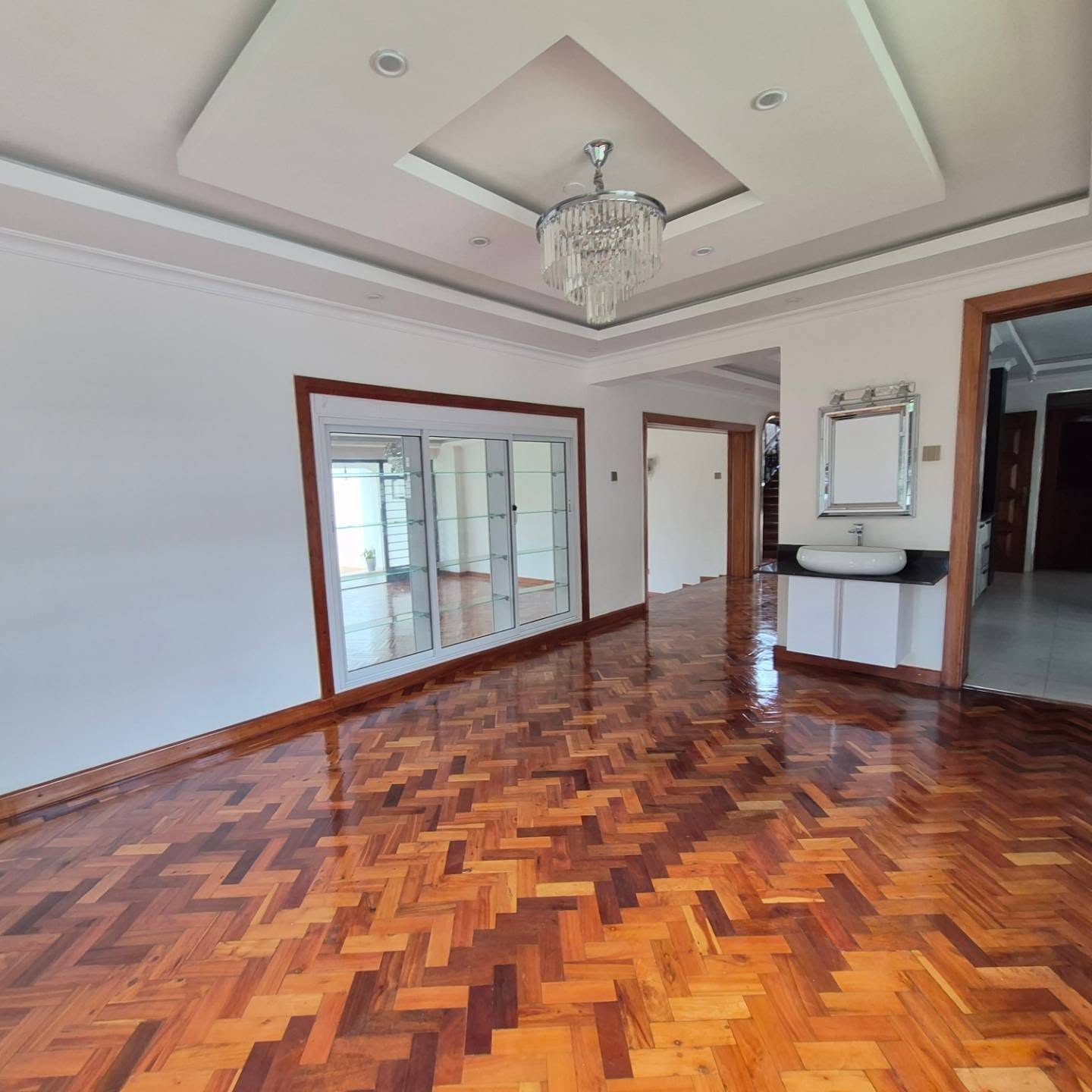 5-Bedroom Mansion + DSQ + 2-Bedroom Guest Wing thumbnail 6
