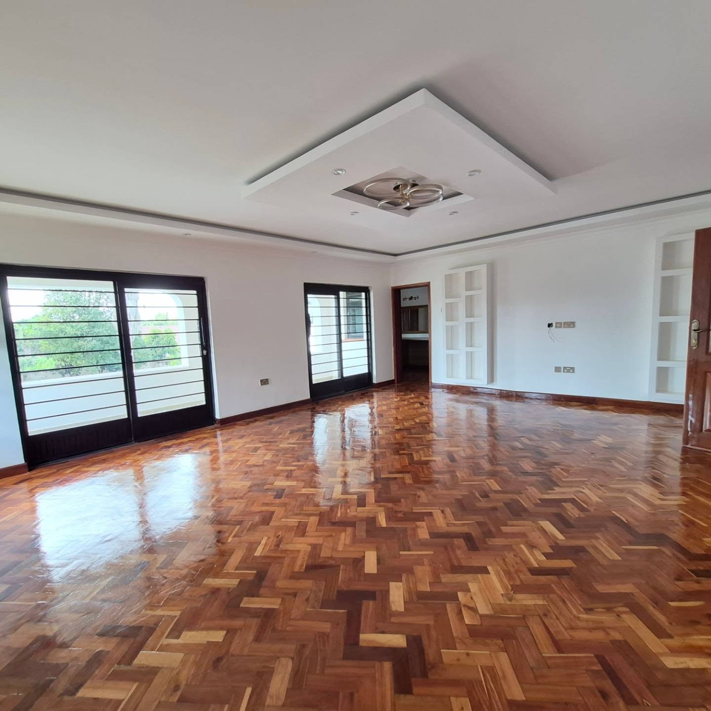 5-Bedroom Mansion + DSQ + 2-Bedroom Guest Wing thumbnail 12