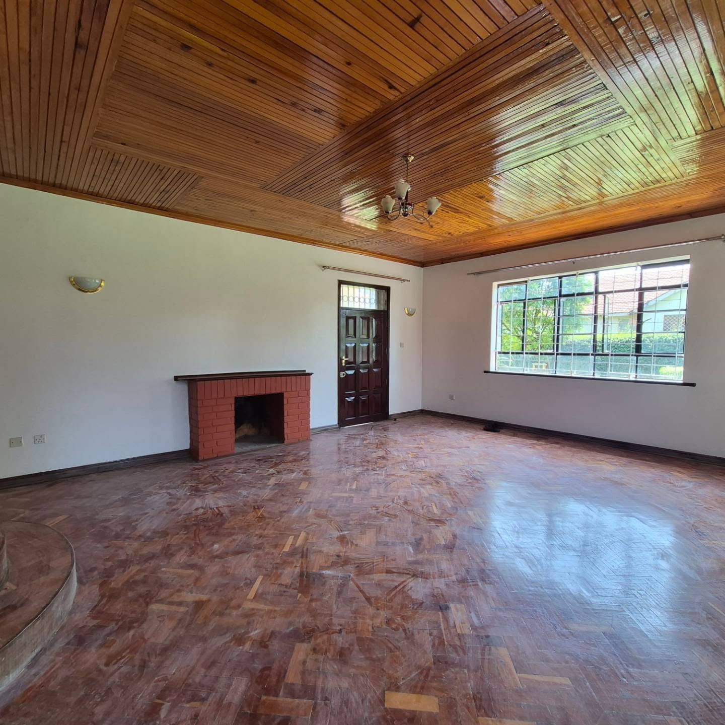 5-Bedroom House + DSQ thumbnail 5
