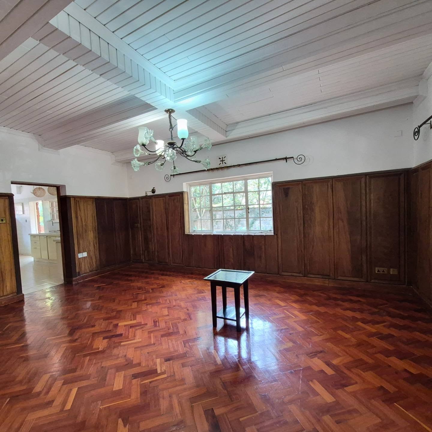 4 Bedroom Townhouse with DSQ thumbnail 5