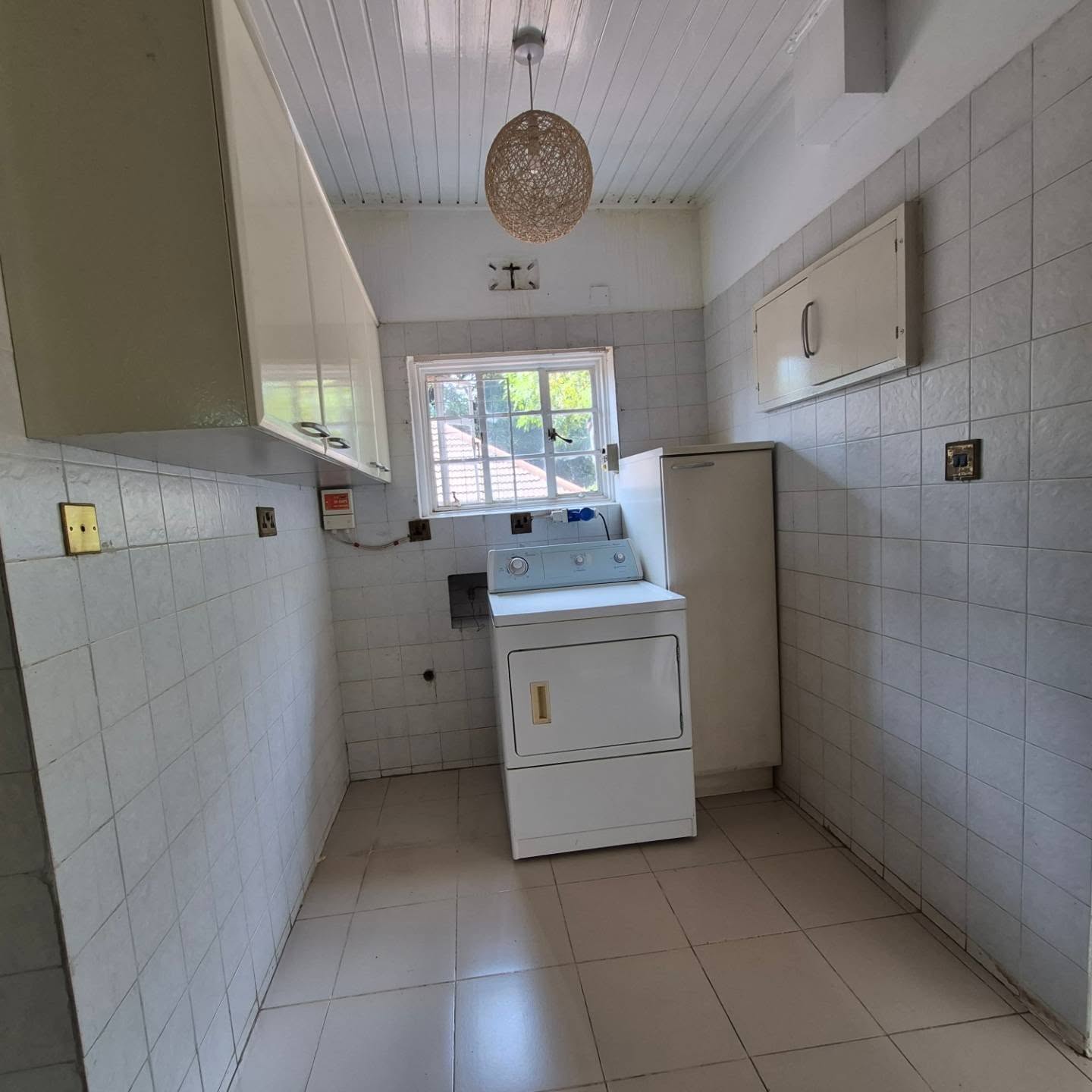 4 Bedroom Townhouse with DSQ thumbnail 8