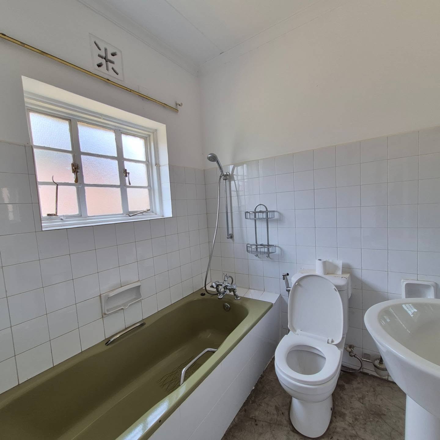 4 Bedroom Townhouse with DSQ thumbnail 10