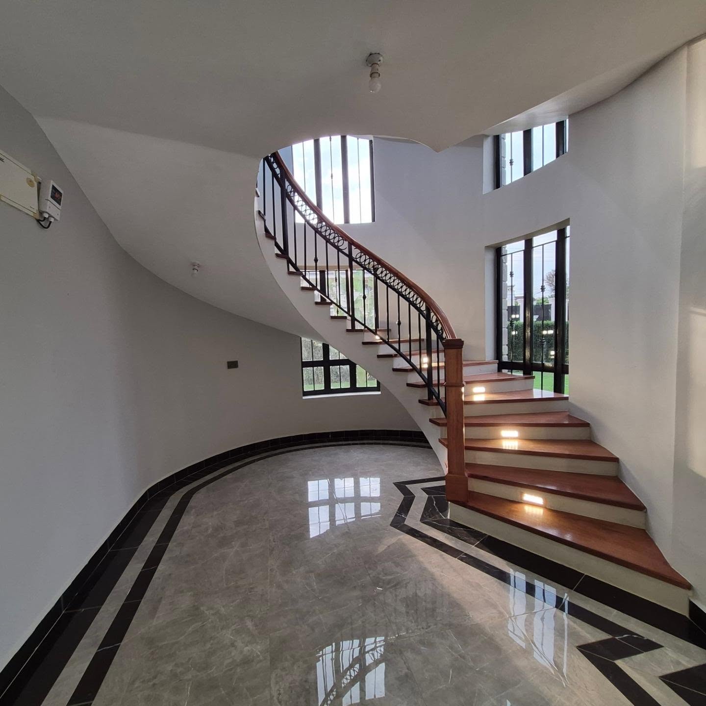 5 Bedroom Detached Bungalow For Sale in Runda thumbnail 8