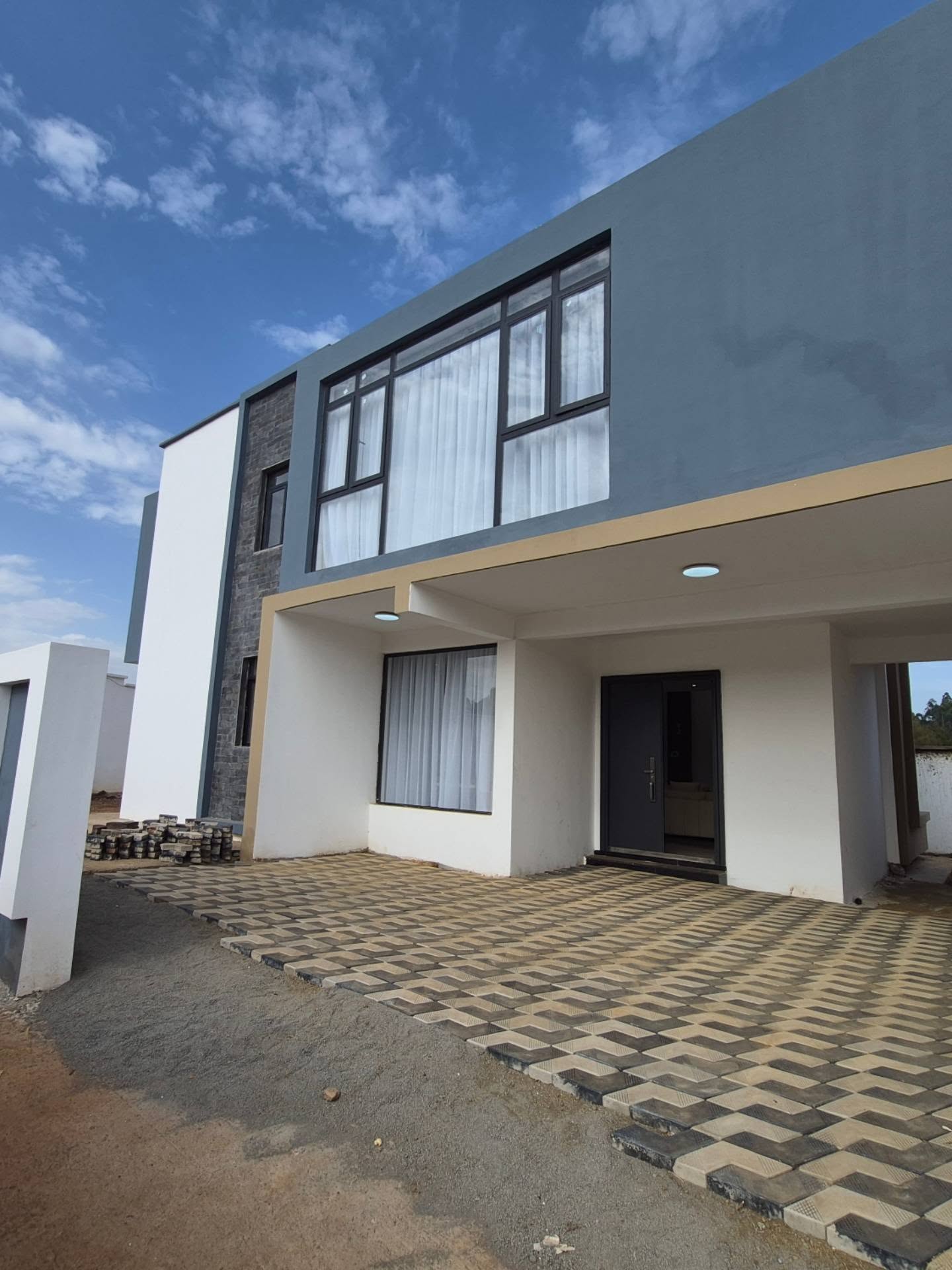 5-bedroom maisonette plus DSQ for sale — Kiambu, Nairobi
