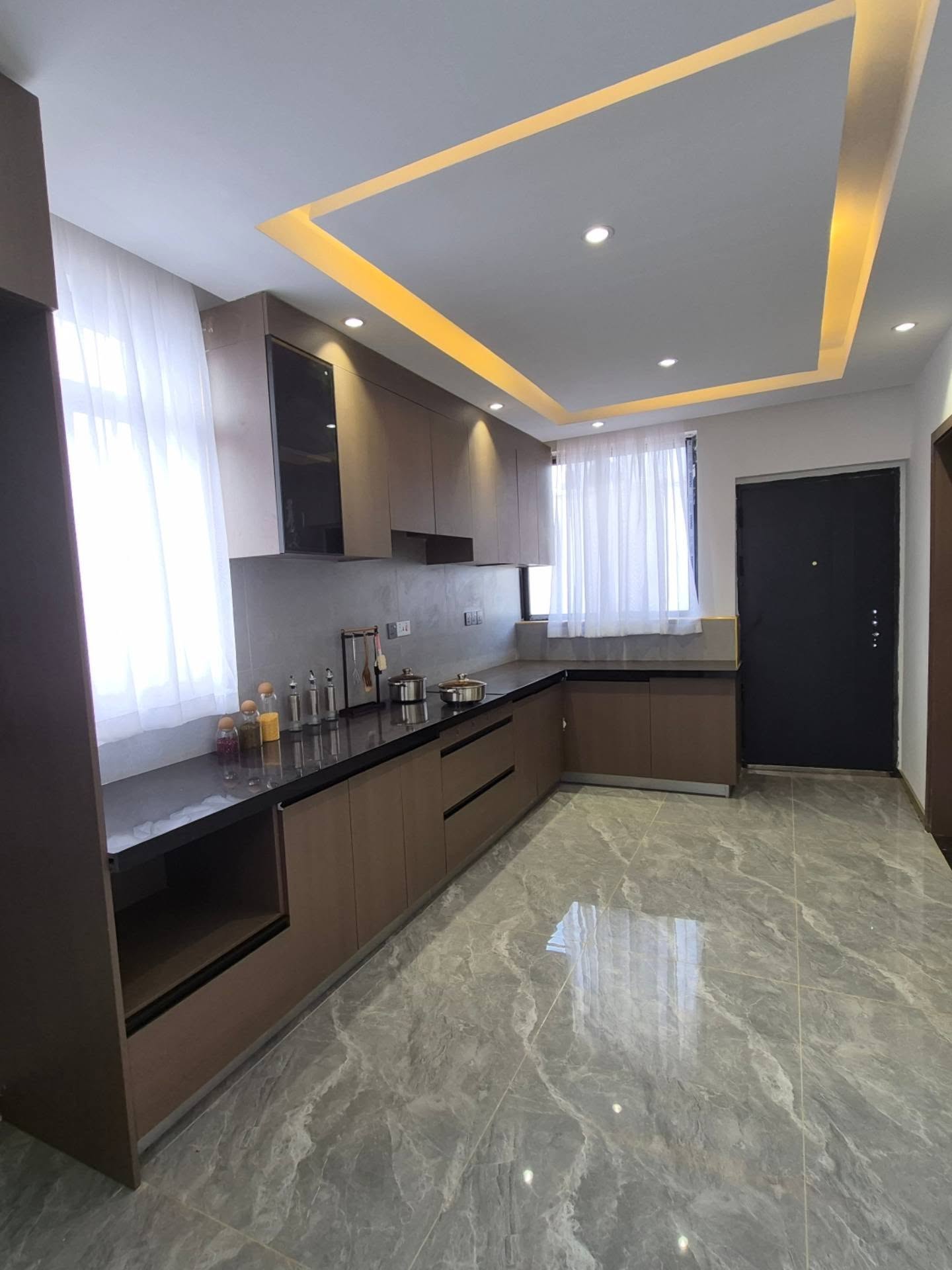 5-bedroom maisonette plus DSQ for sale thumbnail 5