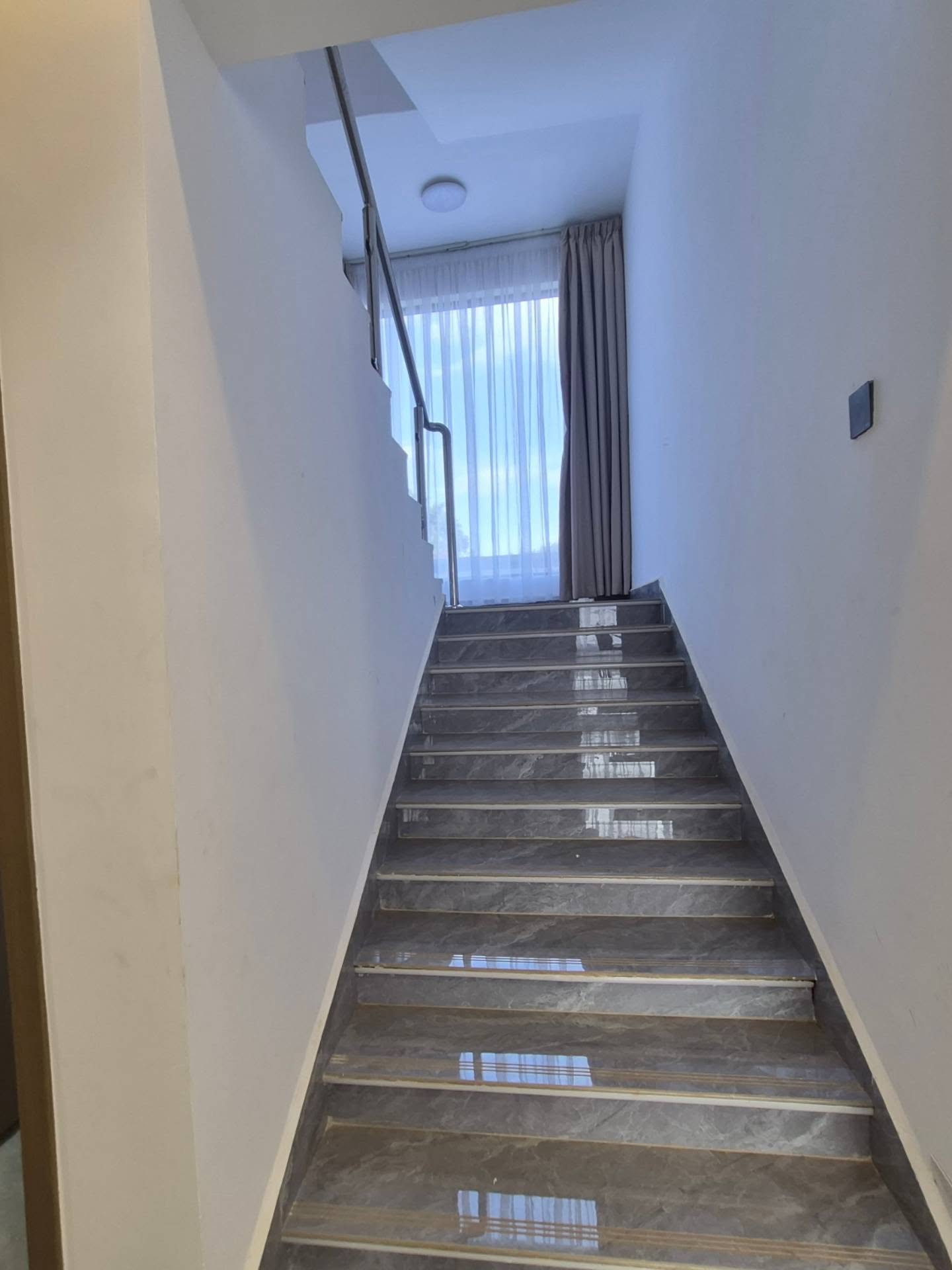 5-bedroom maisonette plus DSQ for sale thumbnail 6