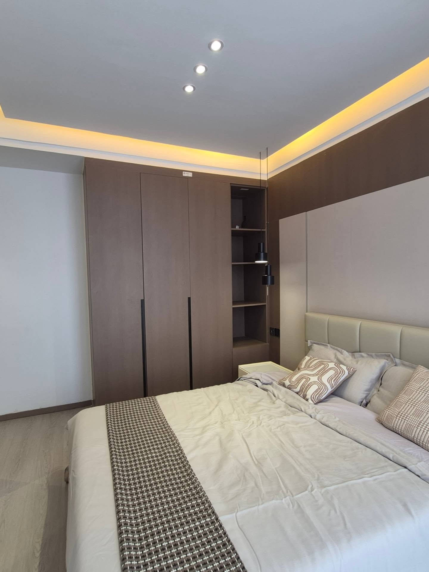 5-bedroom maisonette plus DSQ for sale thumbnail 11