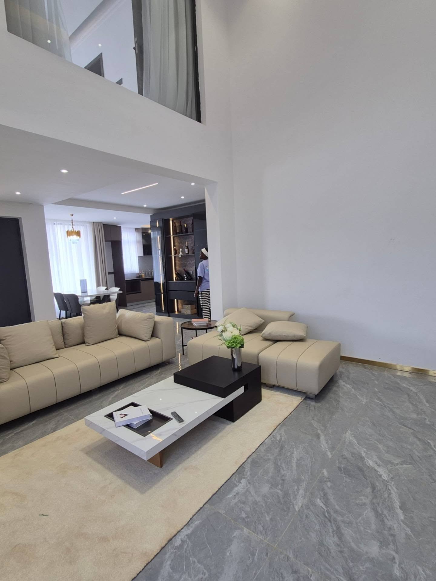 5-bedroom maisonette plus DSQ for sale thumbnail 15