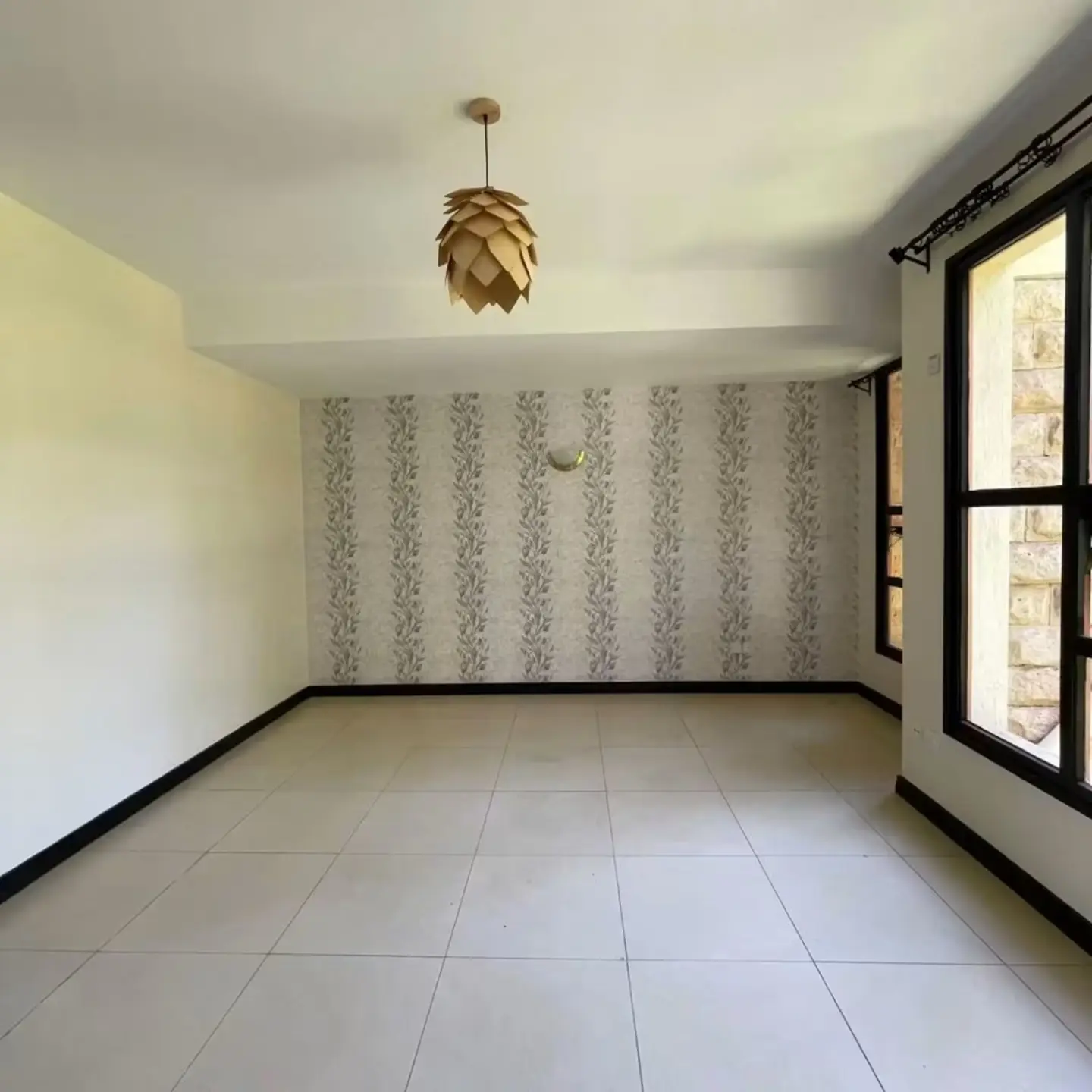 Opulent 5-bedroom house + 2 dsqs for sale thumbnail 12