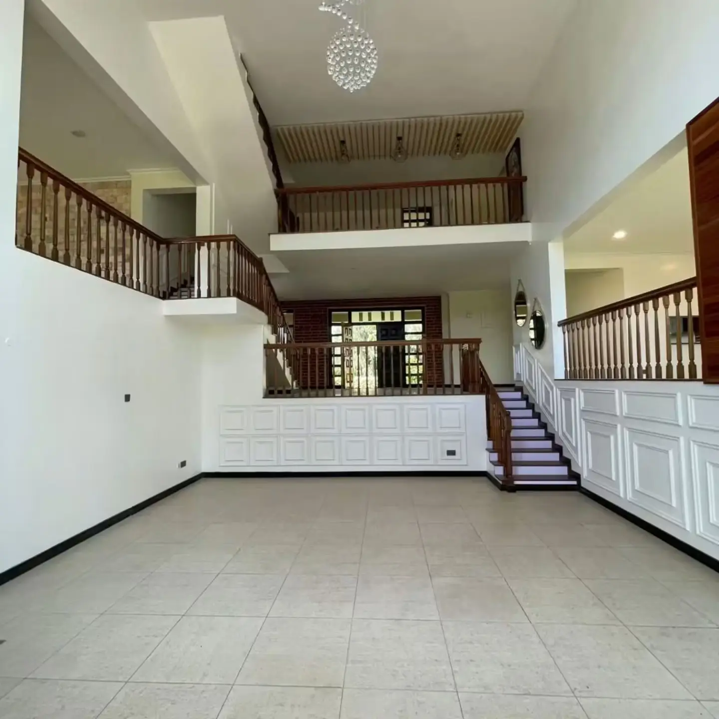 Opulent 5-bedroom house + 2 dsqs for sale thumbnail 18