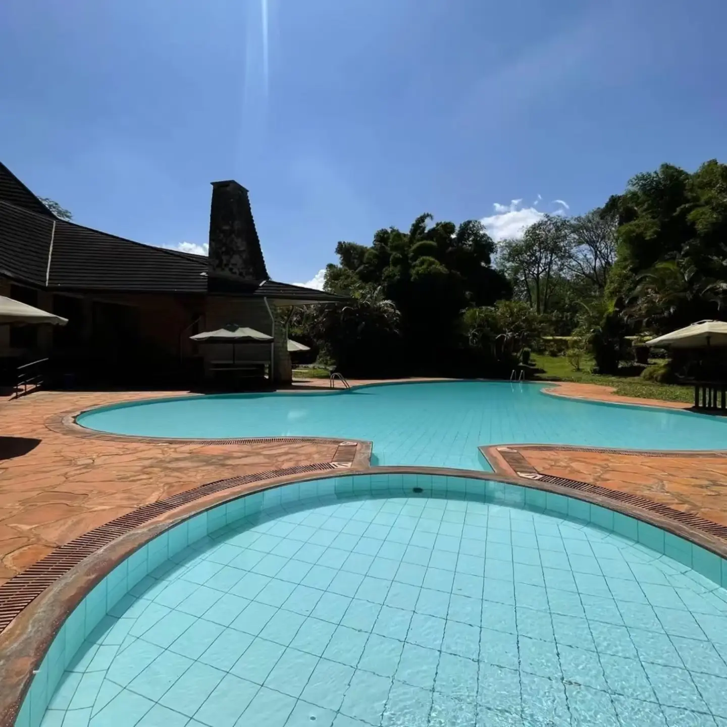 Opulent 5-bedroom house + 2 dsqs for sale thumbnail 19