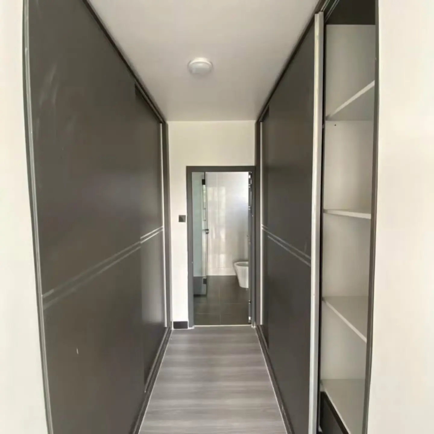 Modern 4 Bedroom House + DSQ To Let thumbnail 8