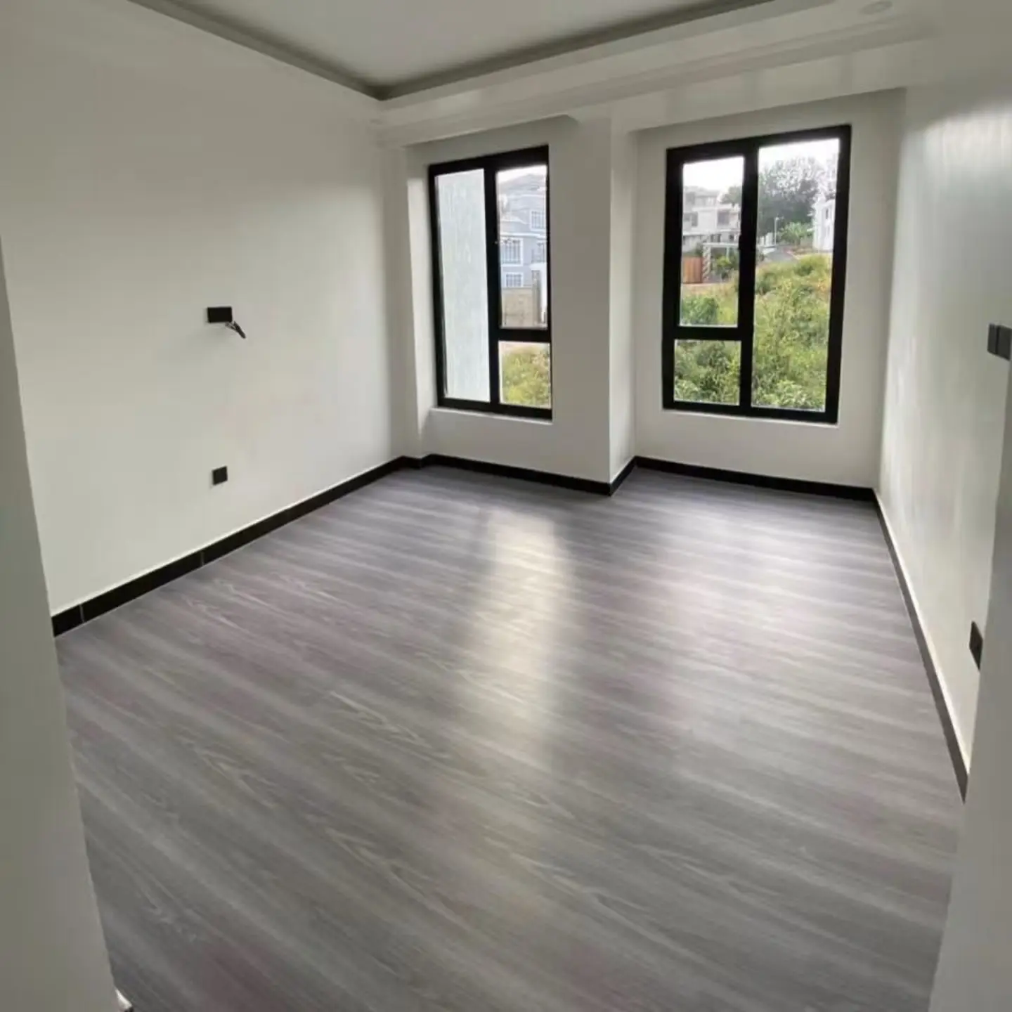 Modern 4 Bedroom House + DSQ To Let thumbnail 12