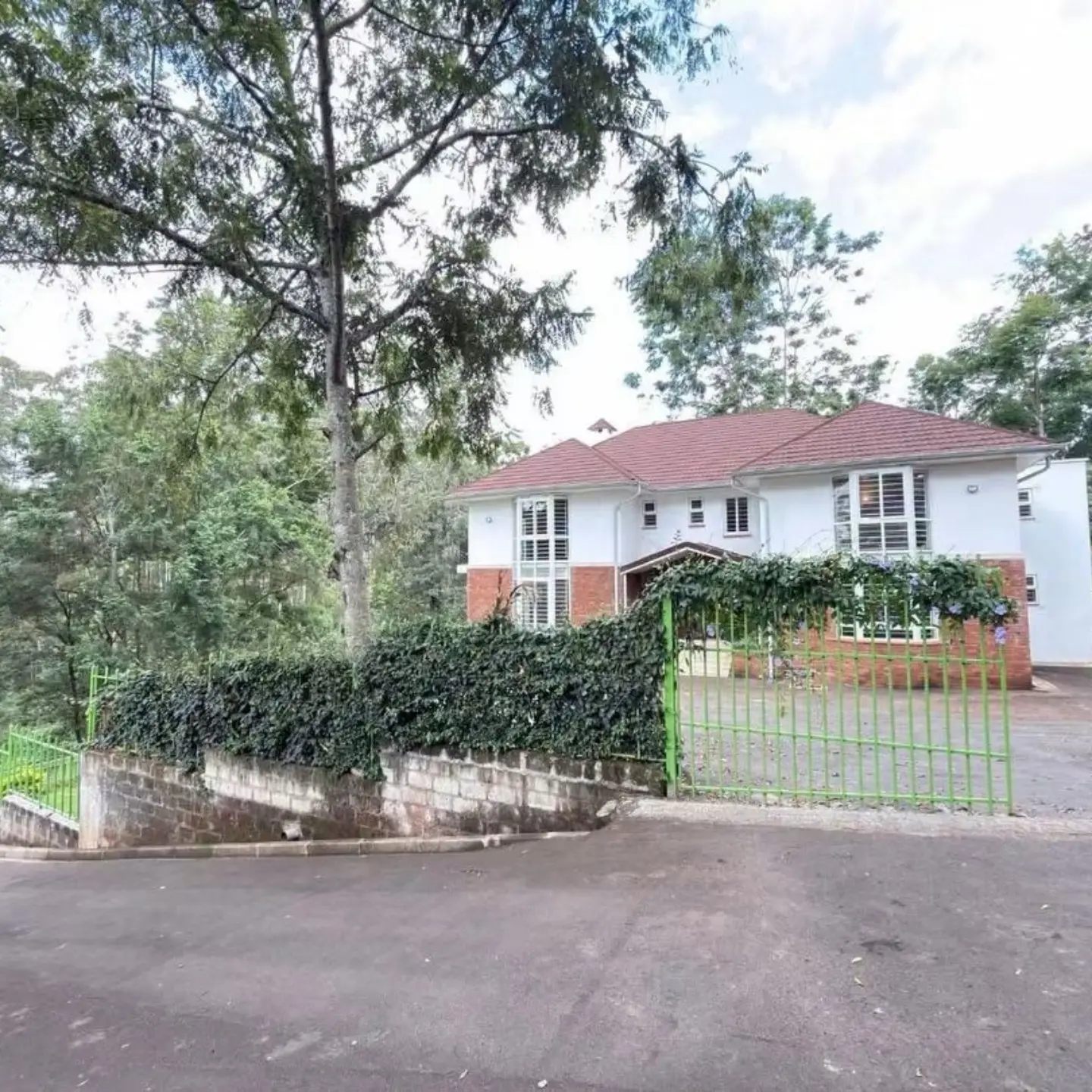 Luxury 5-Bedroom House For Rent – Rosslyn thumbnail 3