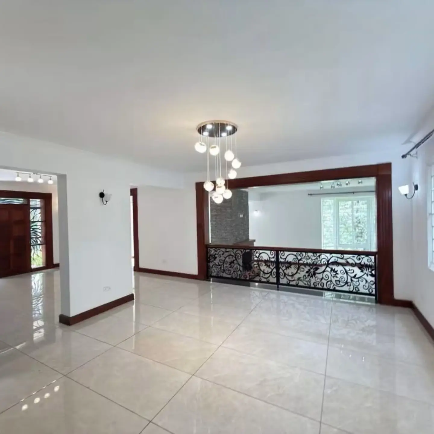 Luxury 5-Bedroom House For Rent – Rosslyn thumbnail 4