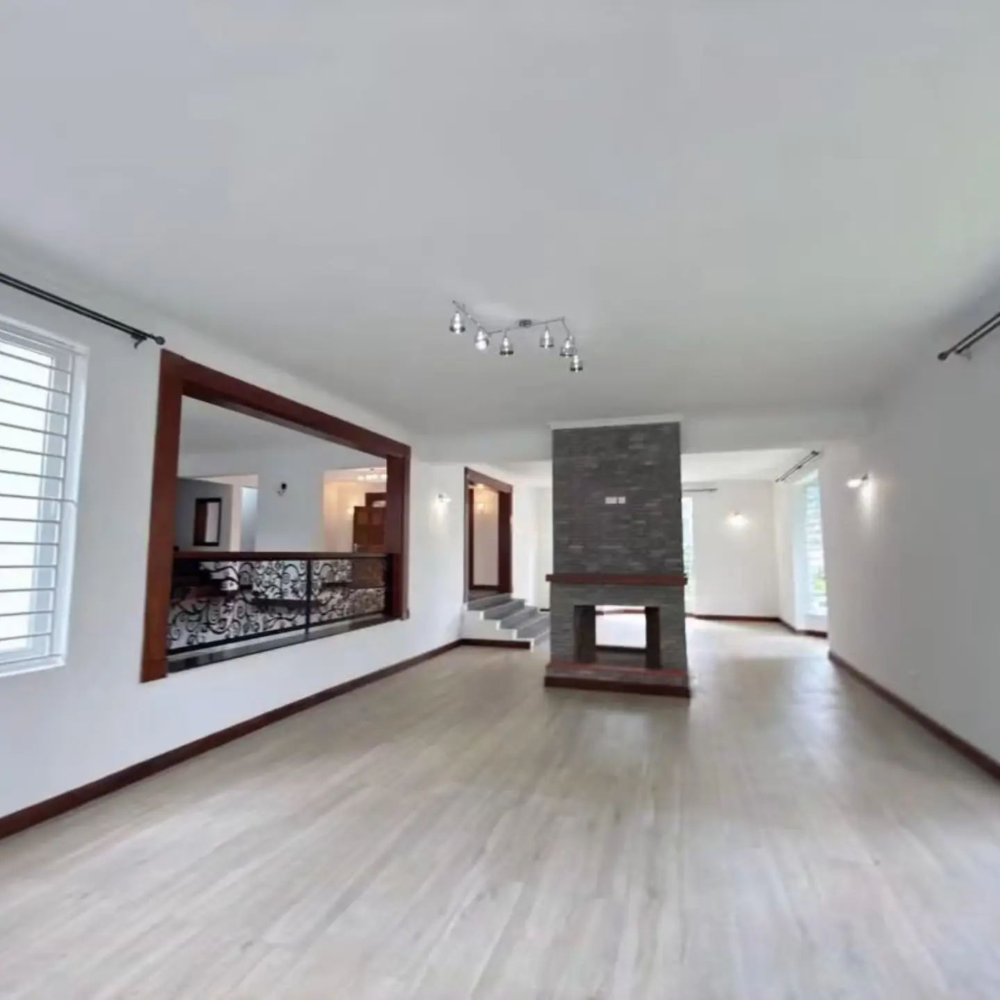 Luxury 5-Bedroom House For Rent – Rosslyn thumbnail 5