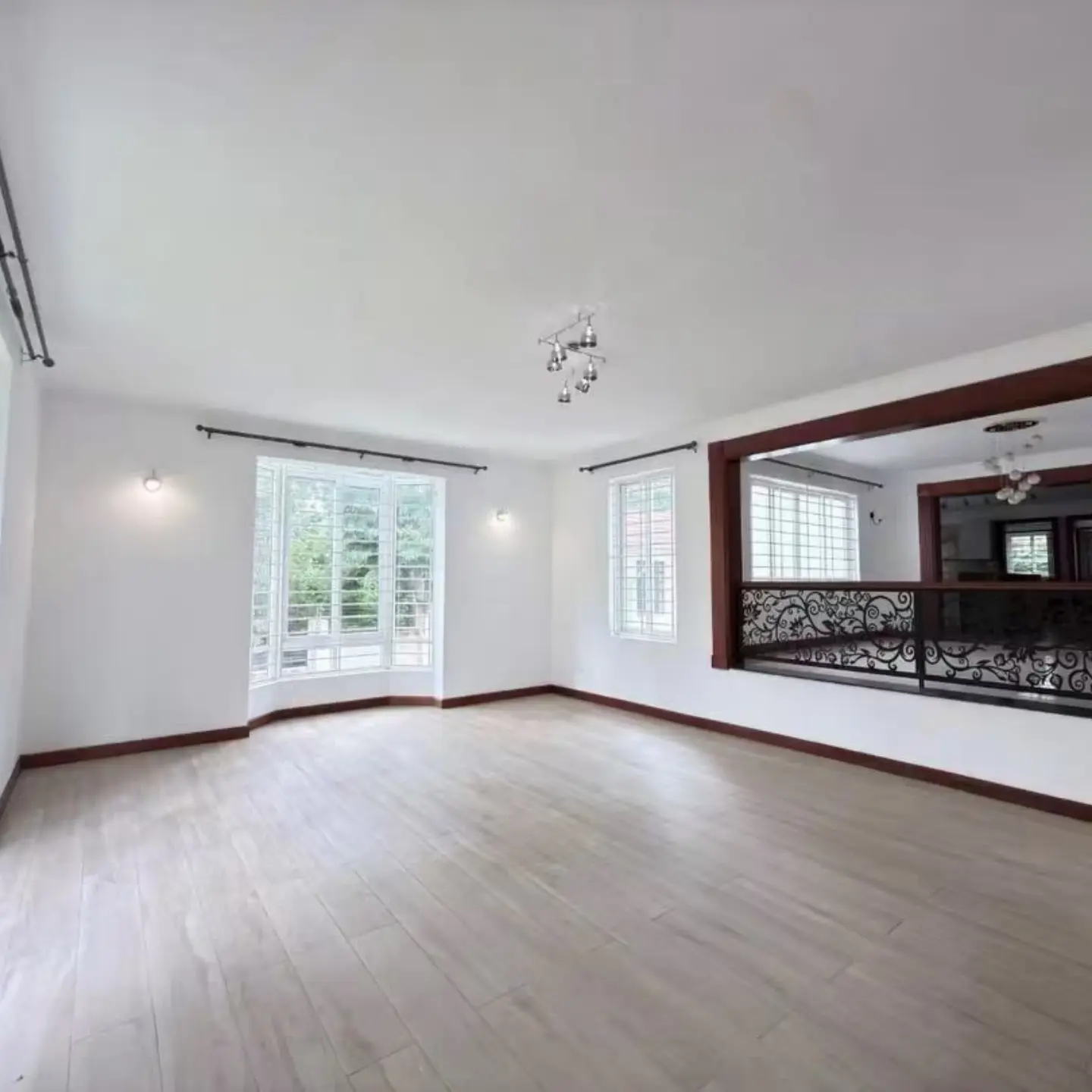 Luxury 5-Bedroom House For Rent – Rosslyn thumbnail 11