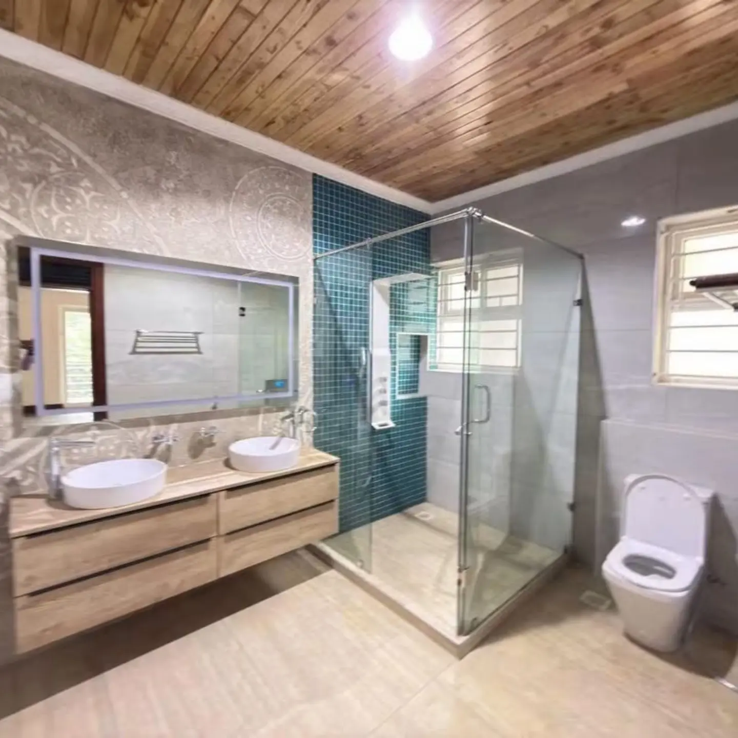 Luxury 5-Bedroom House For Rent – Rosslyn thumbnail 13