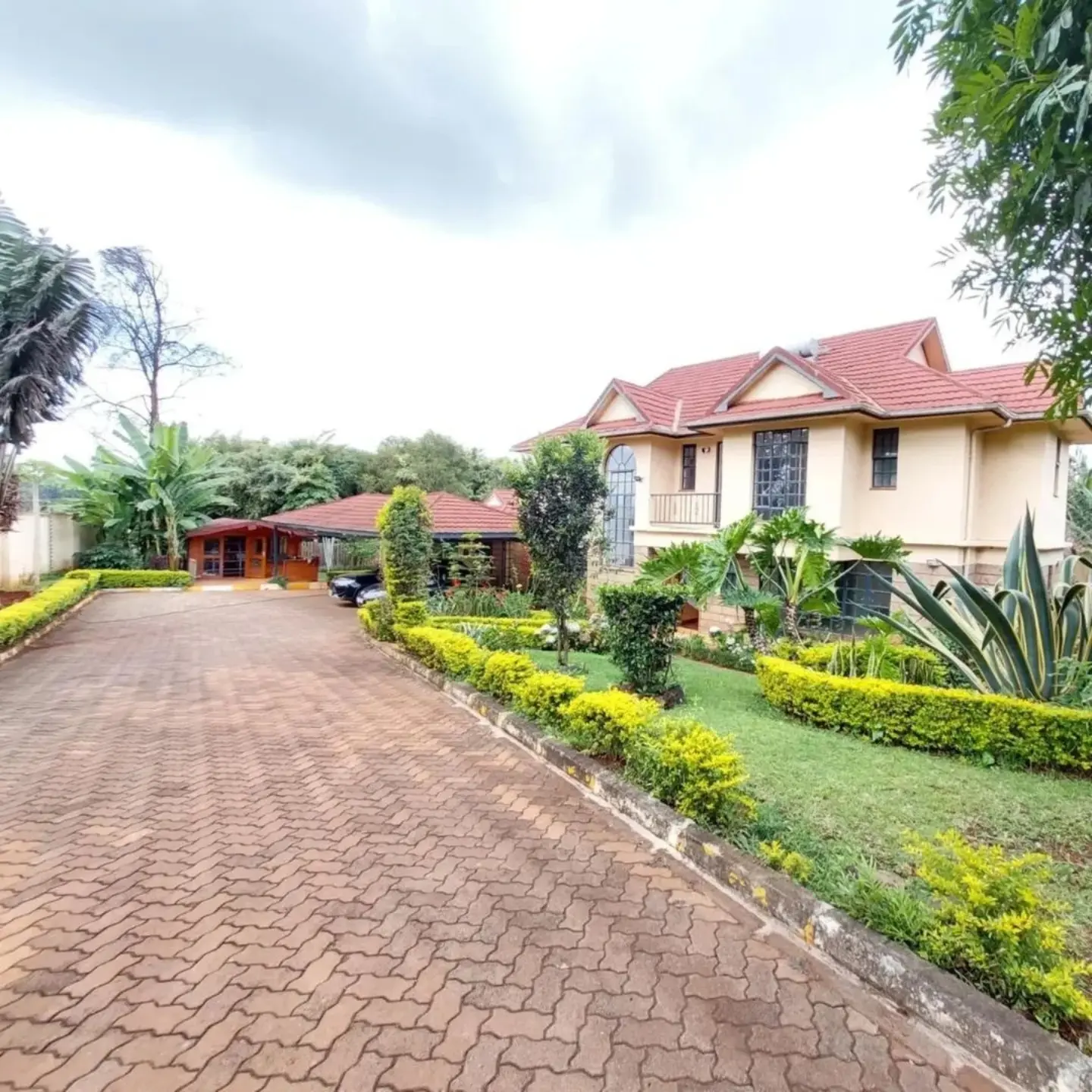 4 Bedroom All-Ensuite Mansion with DSQ for Sale — Runda, Nairobi