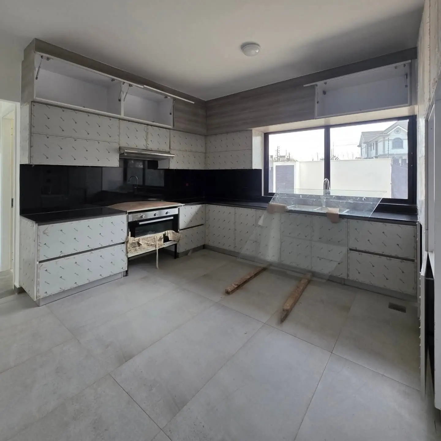 Modern 4-Bedroom Villa + DSQ for Sale In Runda thumbnail 5
