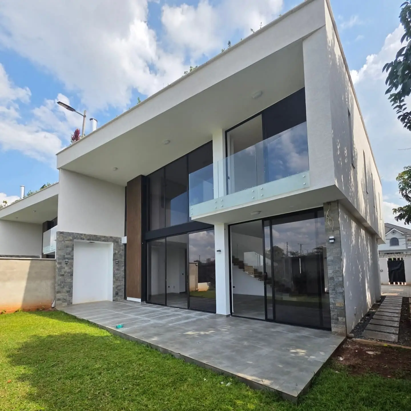 Modern 4-Bedroom Villa + DSQ for Sale In Runda thumbnail 10