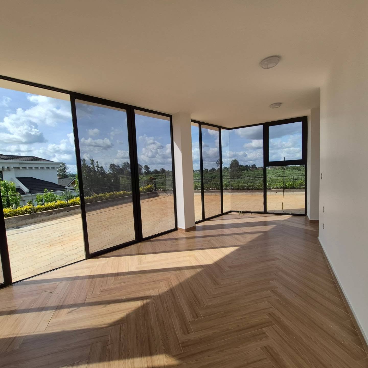 Modern 4-Bedroom Villa + DSQ for Sale | Runda thumbnail 15