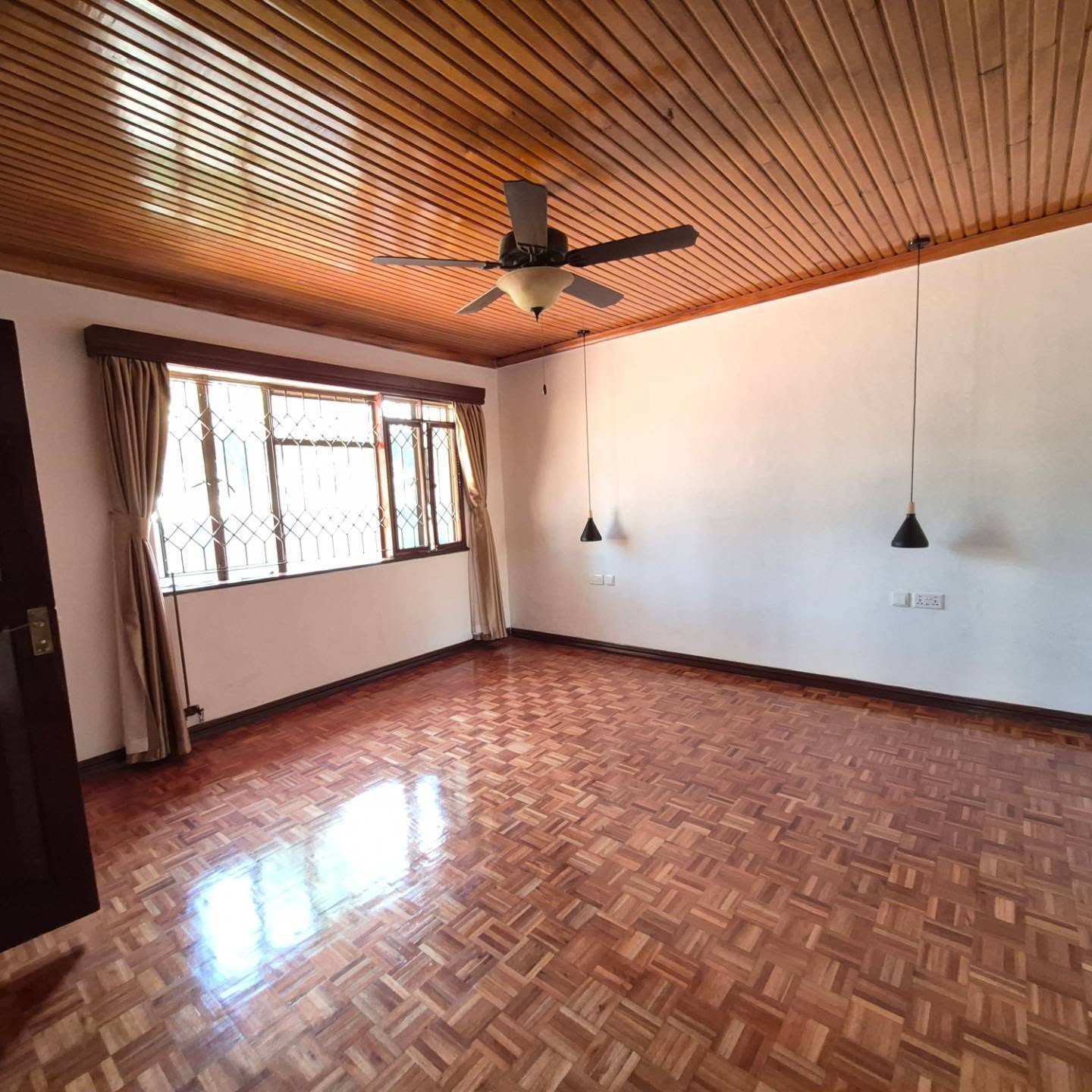 Elegant 5-Bedroom Standalone Home for Sale | Runda Road, Nairobi thumbnail 4