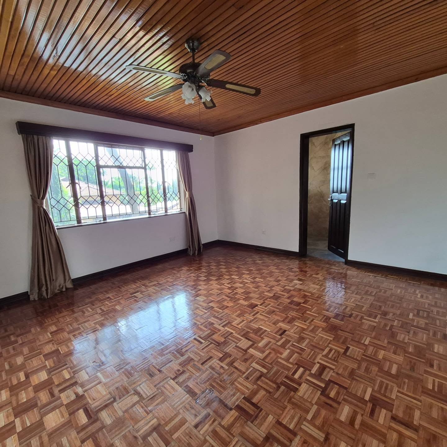 Elegant 5-Bedroom Standalone Home for Sale | Runda Road, Nairobi thumbnail 5