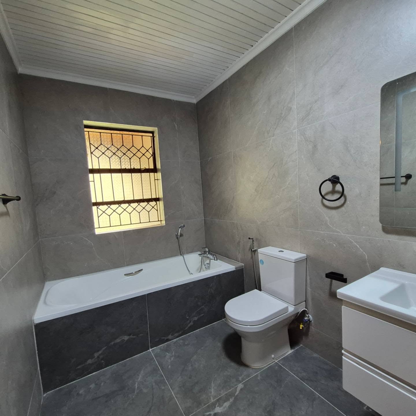 Elegant 5-Bedroom Standalone Home for Sale | Runda Road, Nairobi thumbnail 12