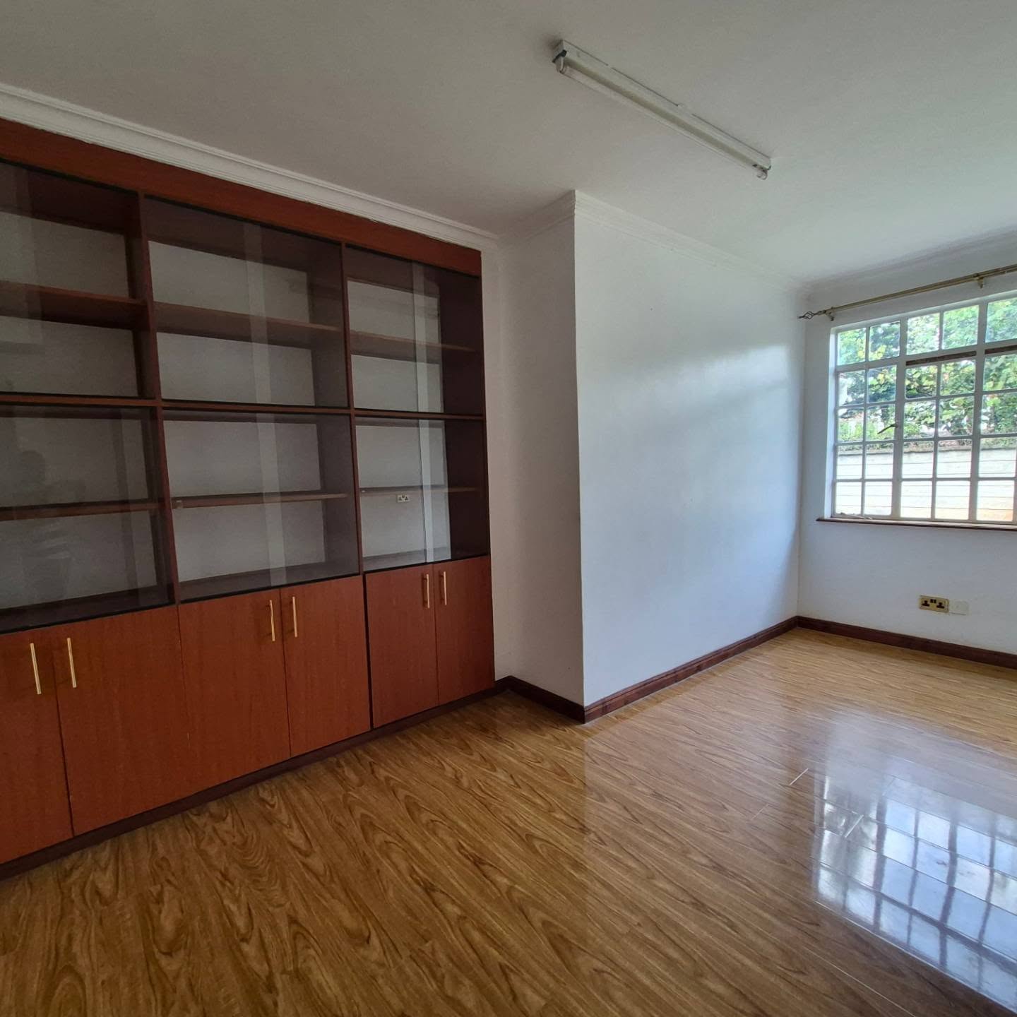 5 Bedroom House plus Dsq For Rent thumbnail 2
