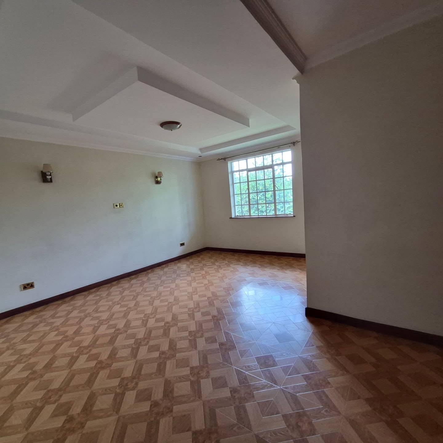 5 Bedroom House plus Dsq For Rent thumbnail 3