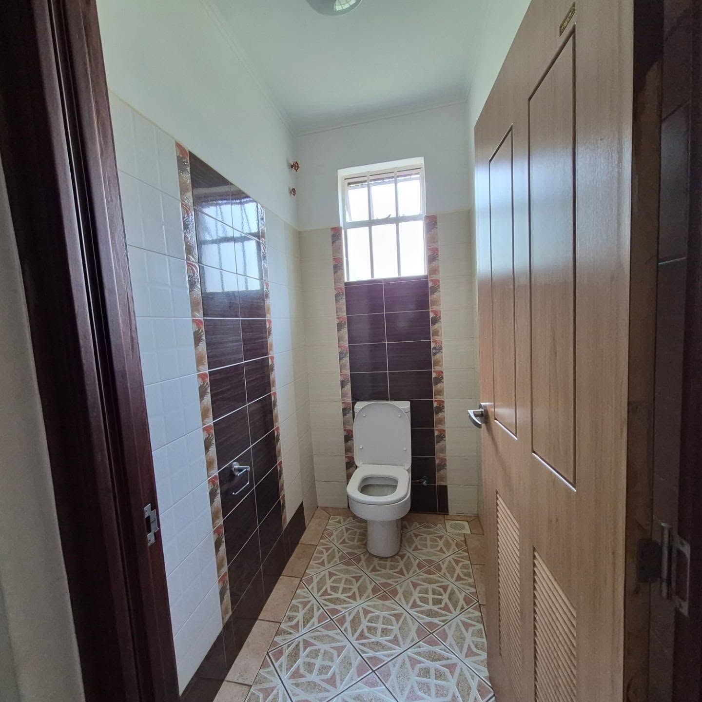 5 Bedroom House plus Dsq For Rent thumbnail 4