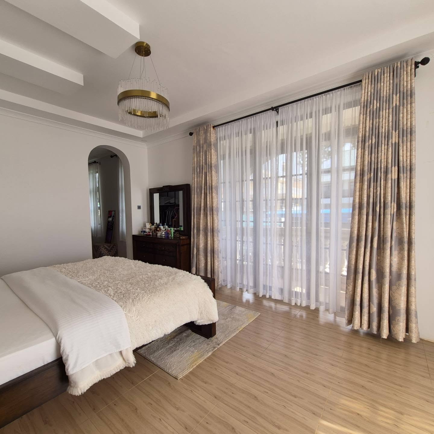 Executive 4-Bedroom All-En-Suite Home for Sale thumbnail 6