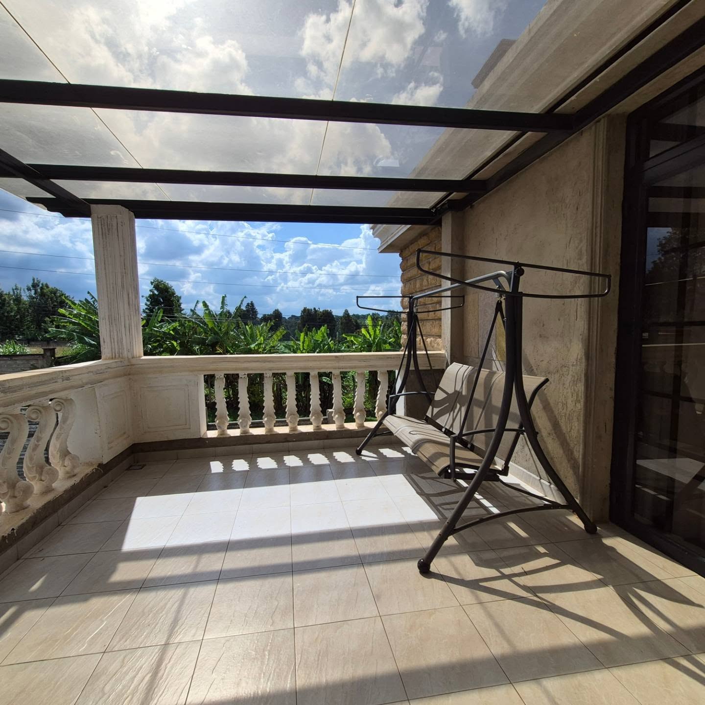 Executive 4-Bedroom All-En-Suite Home for Sale thumbnail 10