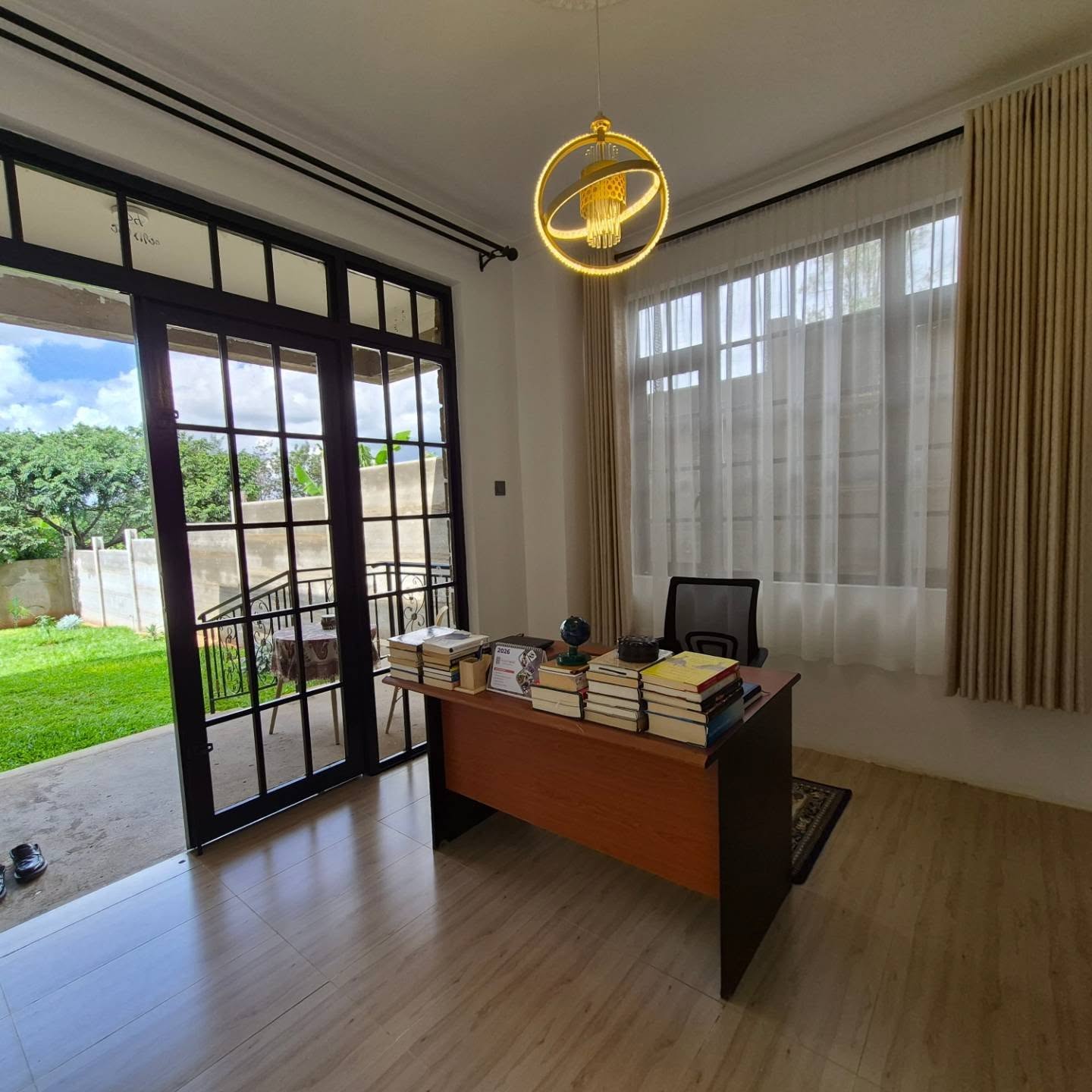 Executive 4-Bedroom All-En-Suite Home for Sale thumbnail 14