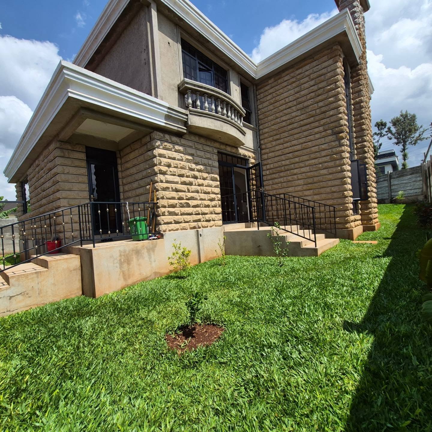 Executive 4-Bedroom All-En-Suite Home for Sale thumbnail 15