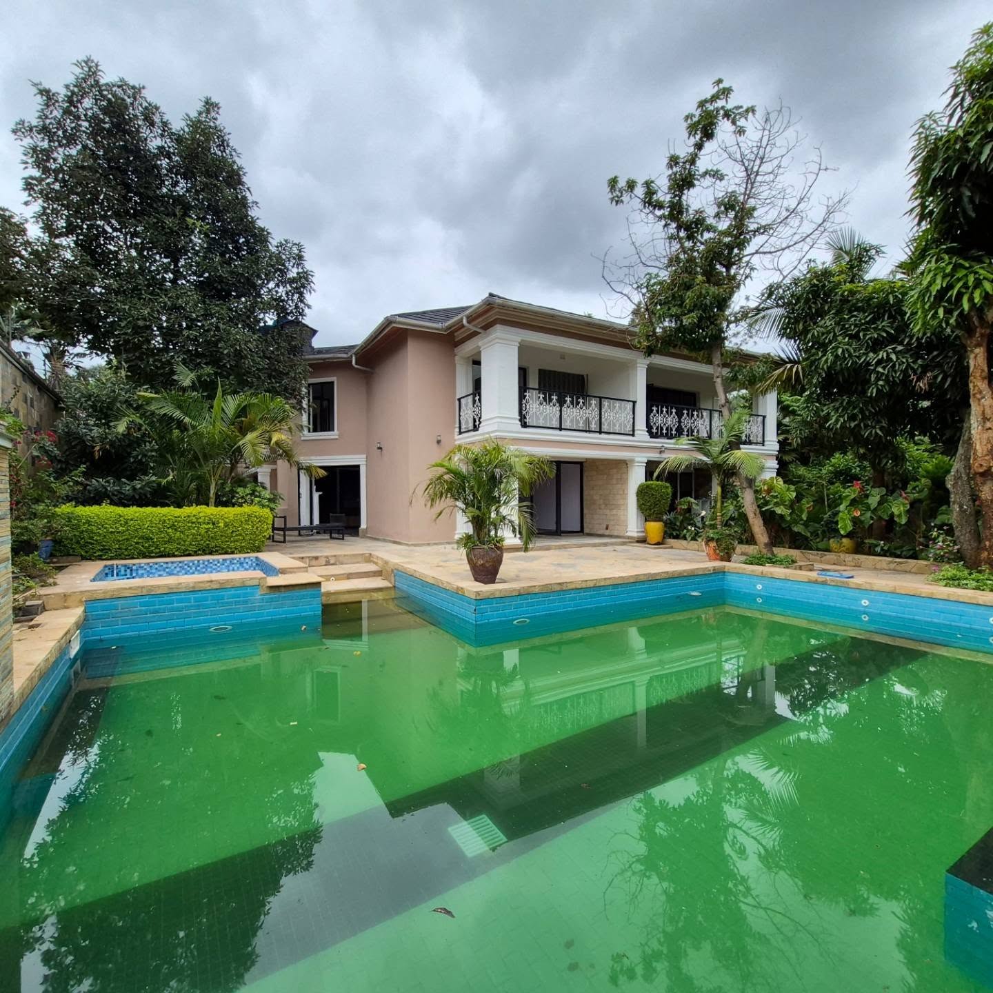 Beautiful 5 bedrooms Ambassadorial House to let in Runda|Nairobi thumbnail 7