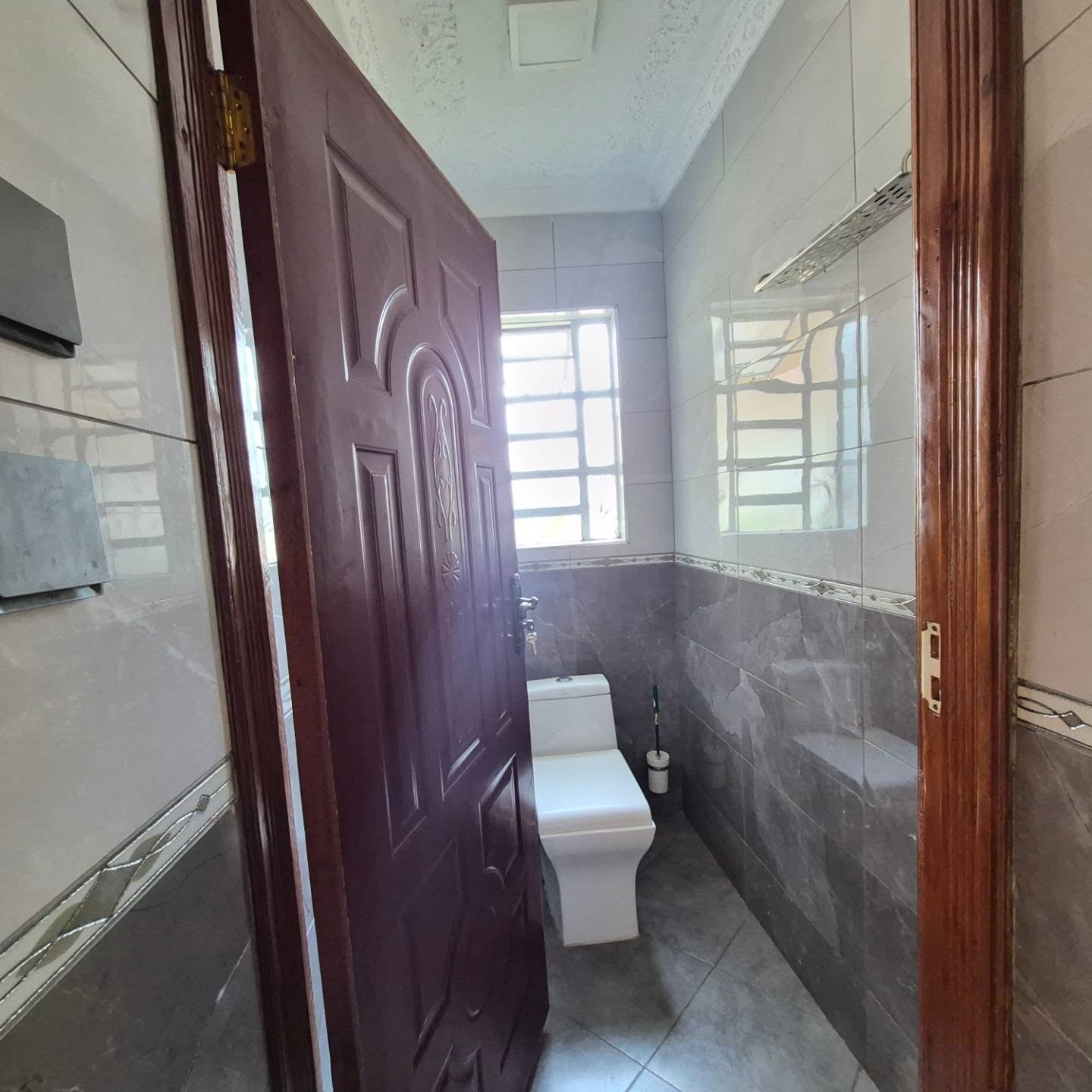 5-Bedroom + DSQ For Rent Runda thumbnail 12