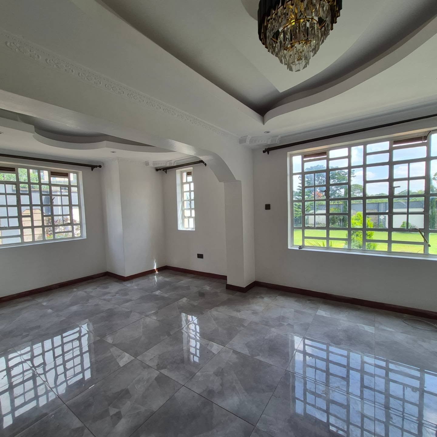 5-Bedroom + DSQ For Rent Runda thumbnail 13